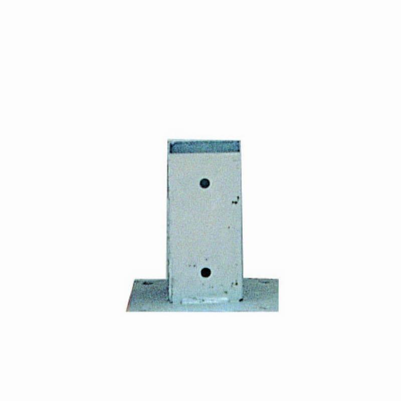 Einschlaghülsen zum Aufschrauben für 7x7cm Pfosten