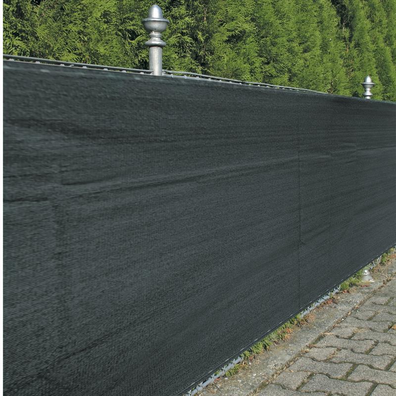 Schattiernetz an Zaun Schattiernetz an Zaun